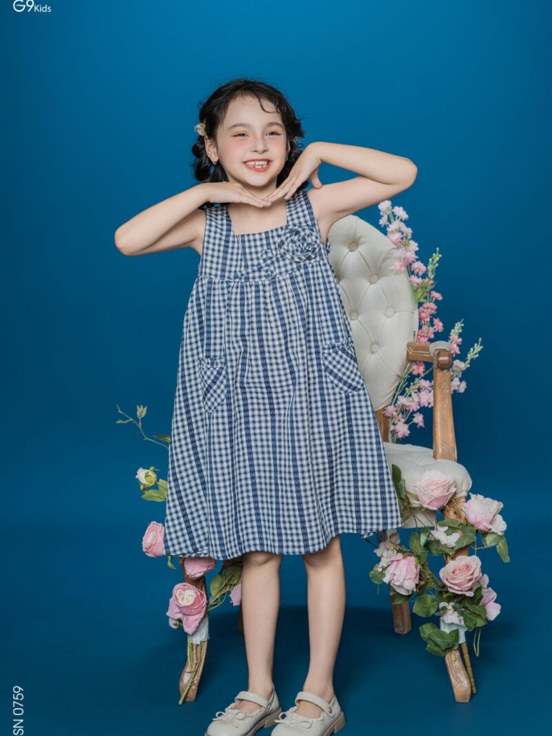 Váy sát nách chất liệu thô kẻ phối hoa 3D cho bé gái 25S57BĐSN0759-2