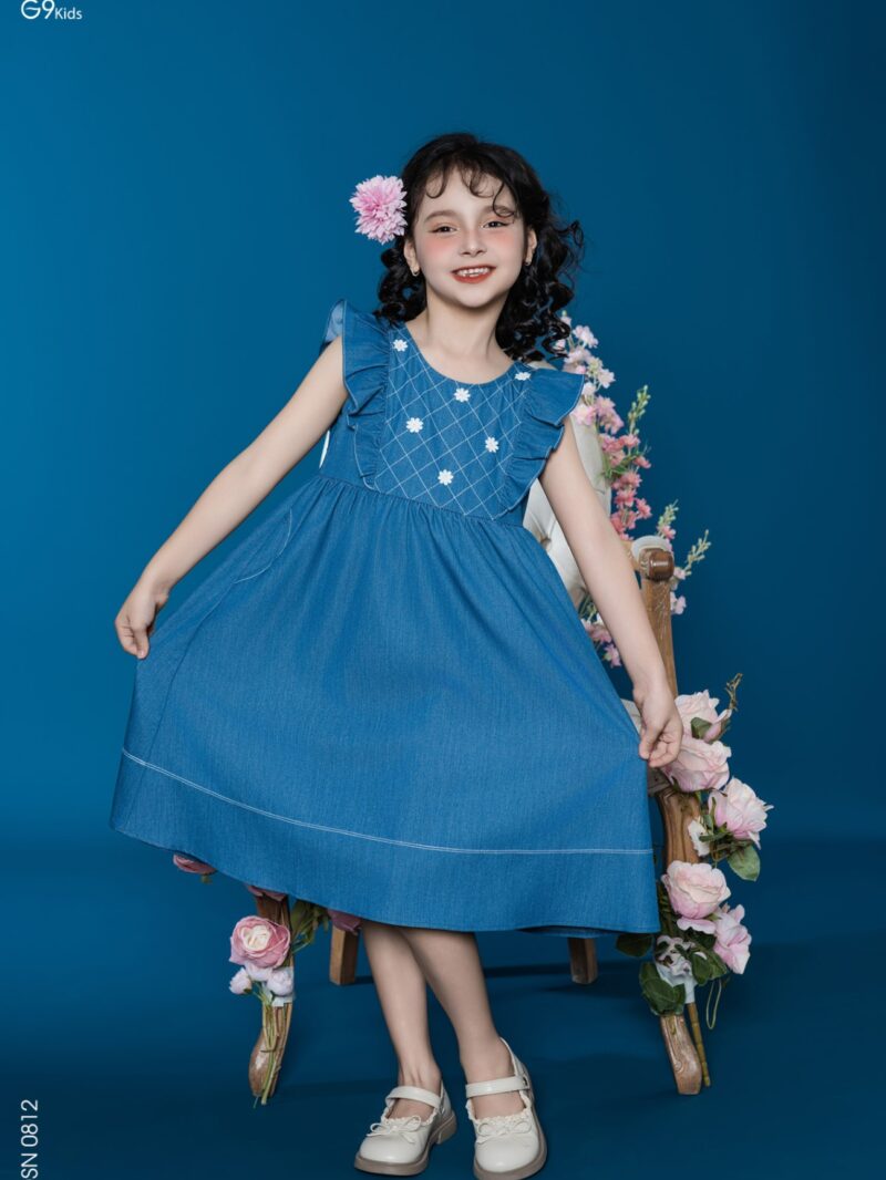 Váy liền sát nách phối bèo chất liệu jeans lụa 25S57BĐSN0812-1