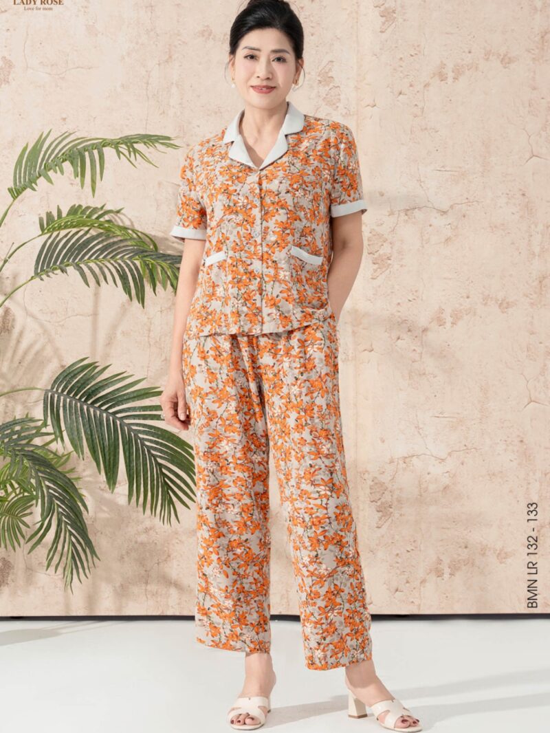 Bộ mặc nhà áo tay cộc quần dài chất liệu lụa hàn 25S17BMNLR132+133-2