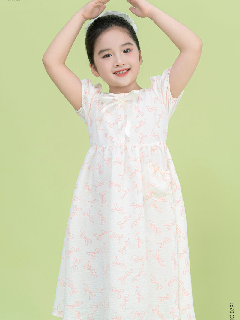 Váy liền tay cộc phối nơ cổ cho bé gái 25S51BĐTC0791-1